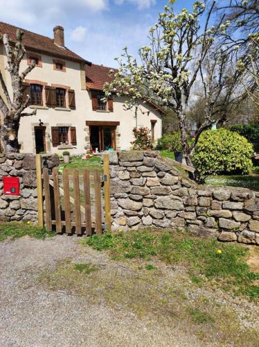 Blessac House | Gite du Dolmen classé 3 épis