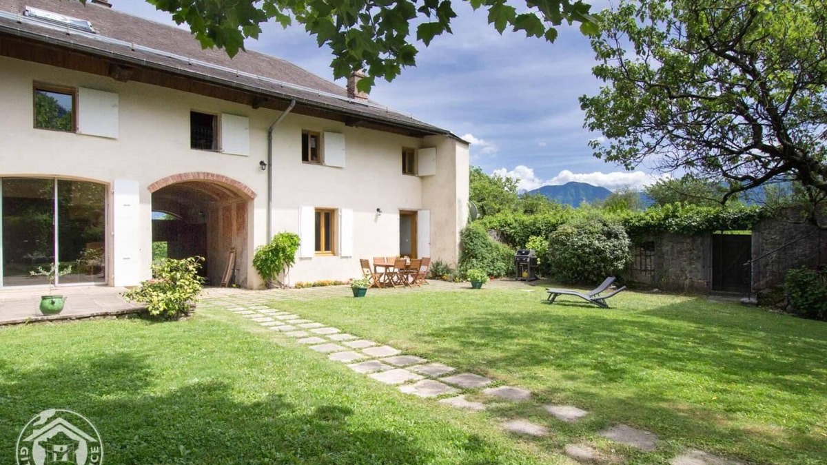 Saint-Jean-de-la-Porte House | Gite Du Porche in Saint-Jean-de-la-Porte, charming 3-star gîte Gîte de France