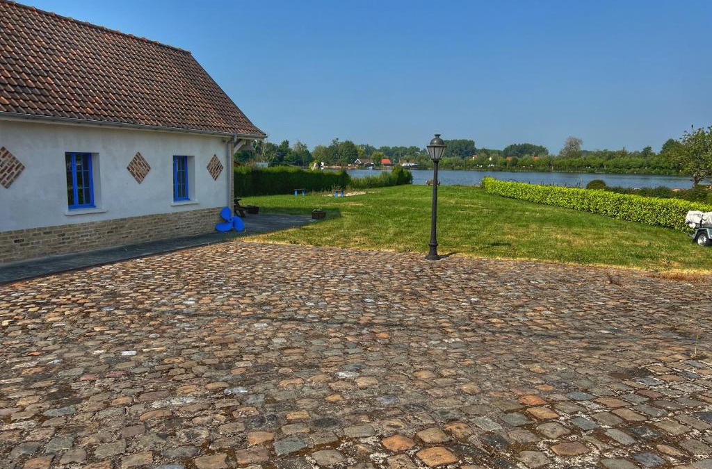 Ardres House | Gite du lac du Palentin Ardres