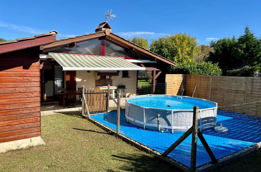 Lesparre-Medoc House | GITE DU MEDOC - Day Cruise en bateau privé, pêche en mer, et visite guidée des Chateaux du Médoc