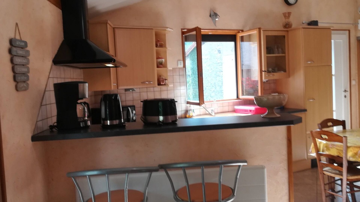 Cerdon House | Gite du Pressoir by the stream in Cerdon