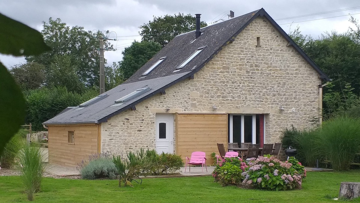 Colleville-sur-Mer Cottage | Gîte Dune between orchard and Omaha beach