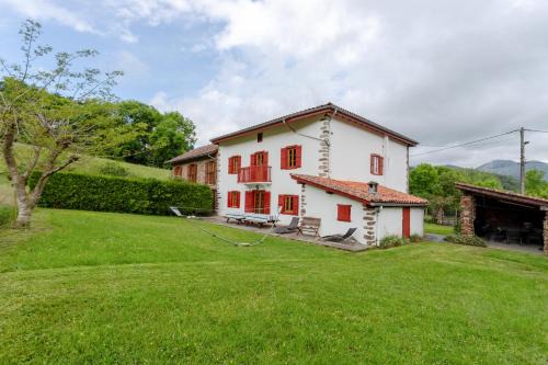 Saint-Etienne-de-Baigorry House | Gite Etxaluzenea
