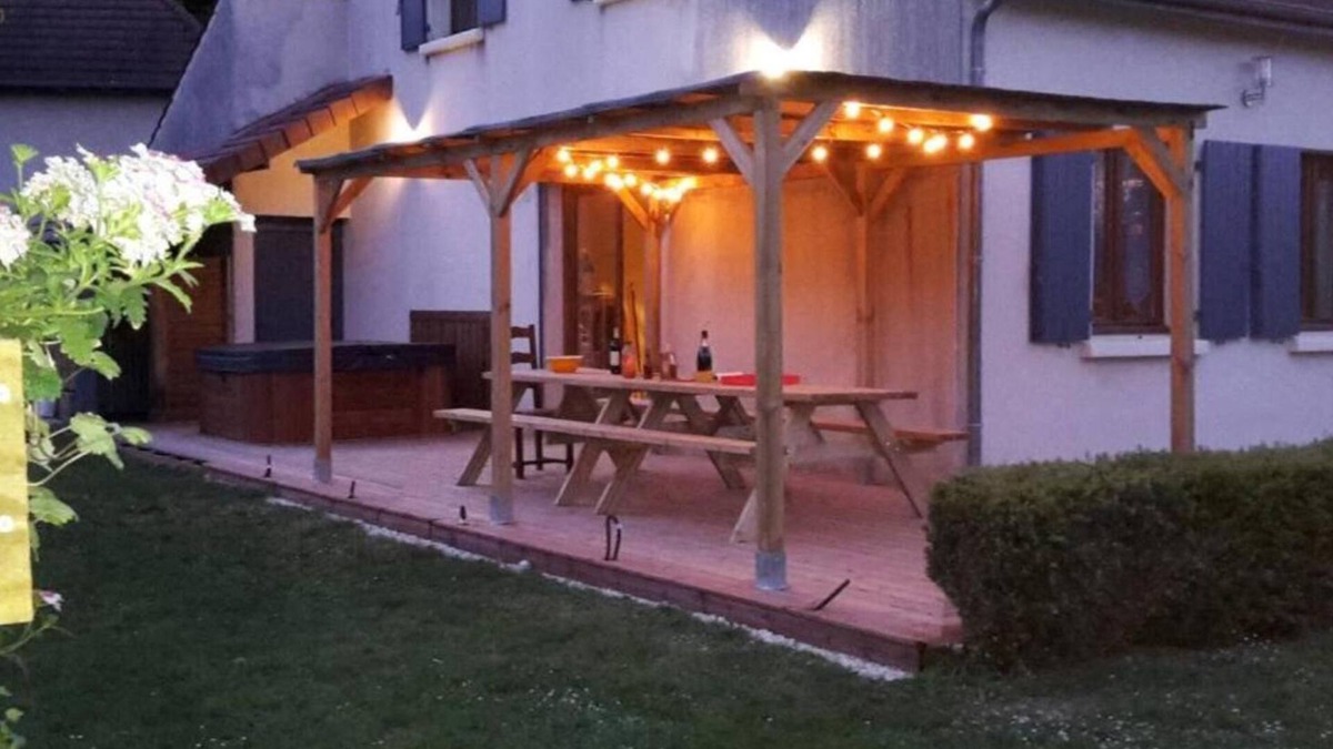 Armes House | Gîte familial - On the banks of the Nivernais Canal