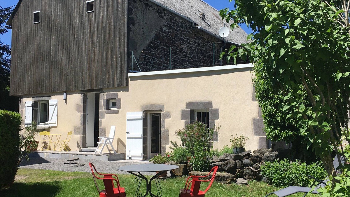 Jassat House | gite farmhouse independent house 2 people in MUROL