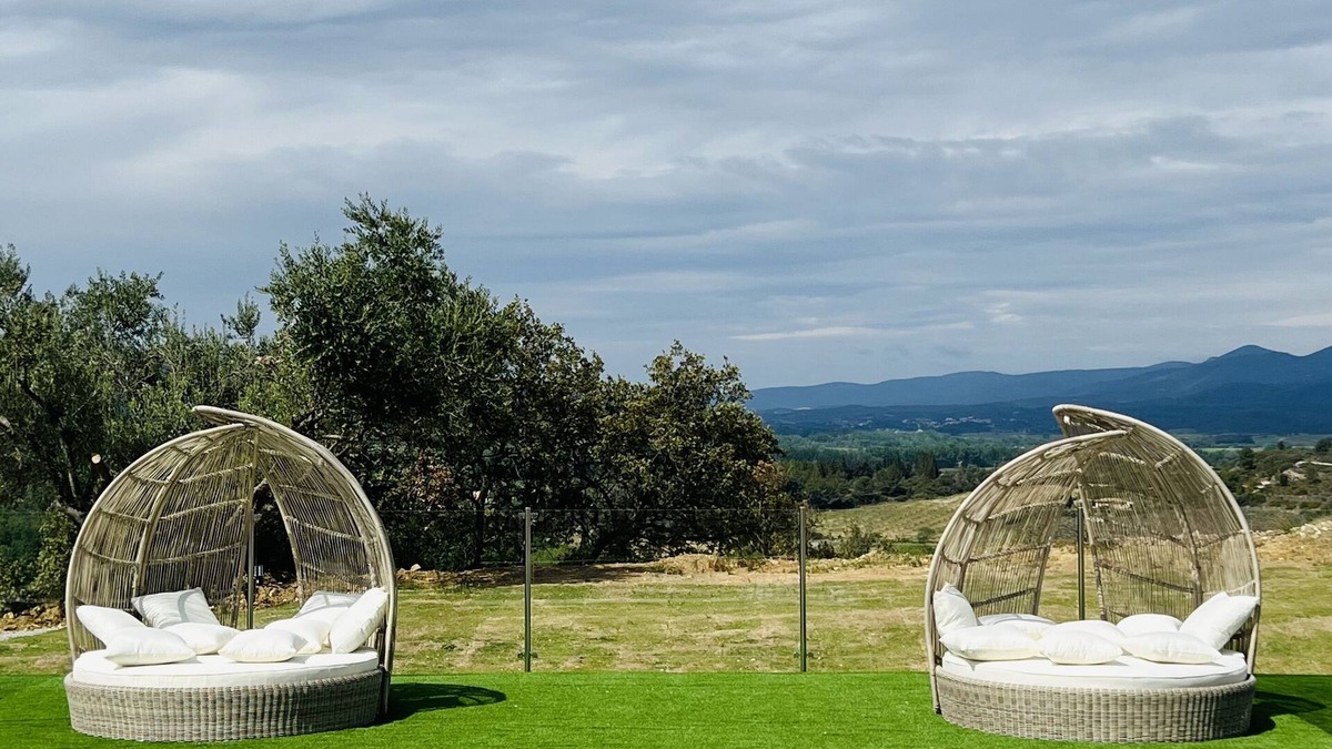 Cessenon-sur-Orb Apartment | Gîte for 2 people with swimming pool -View of the Orb valley