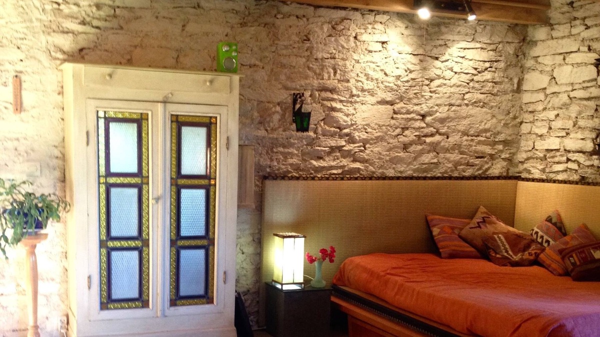 Rebourguil Cottage | GITE for lovers of stained glass in SUD-AVEYRON 17 minutes from Saint-Affrique