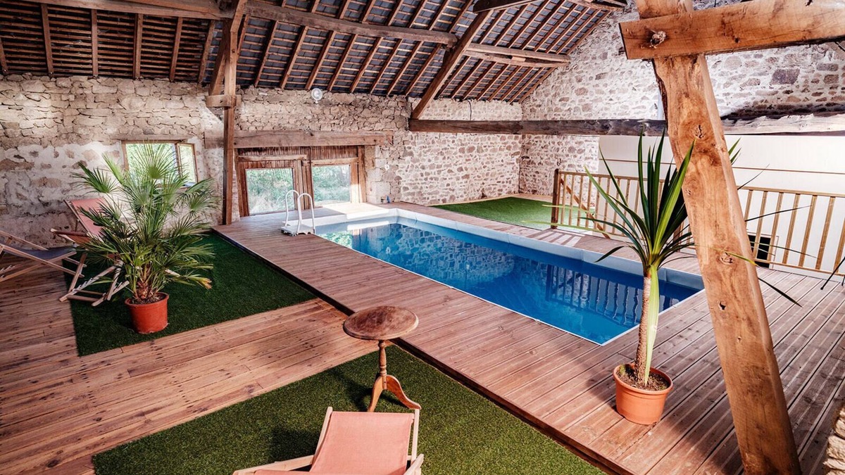 Saint-Dizier-les-Domaines House | Gite with private indoor pool and relaxation area. High-speed Wi Fi