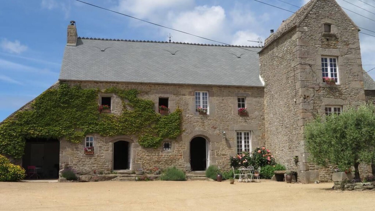 Vicq-sur-Mer Condo | GITE IN A QUIET MANOR 2km from the sea