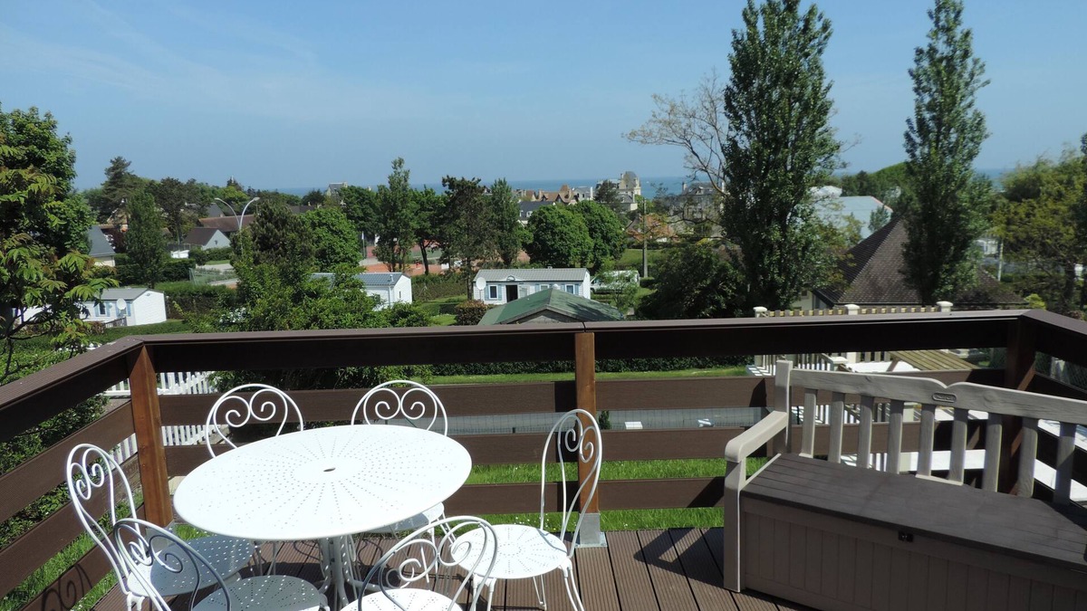 Arromanches-les-Bains Cottage | GITE in Arromanches with beautiful sea views and close to the sea