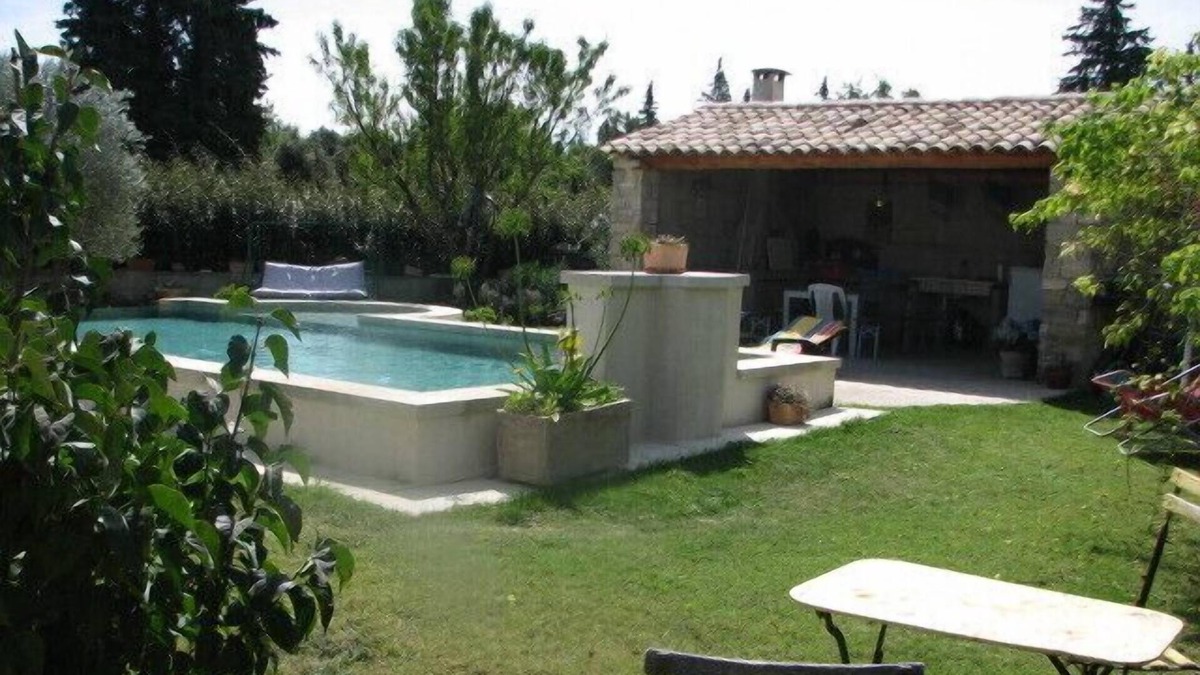 Mazan Cottage | Gîte in Mazan en Provence with swimming pool (sleeps 4)