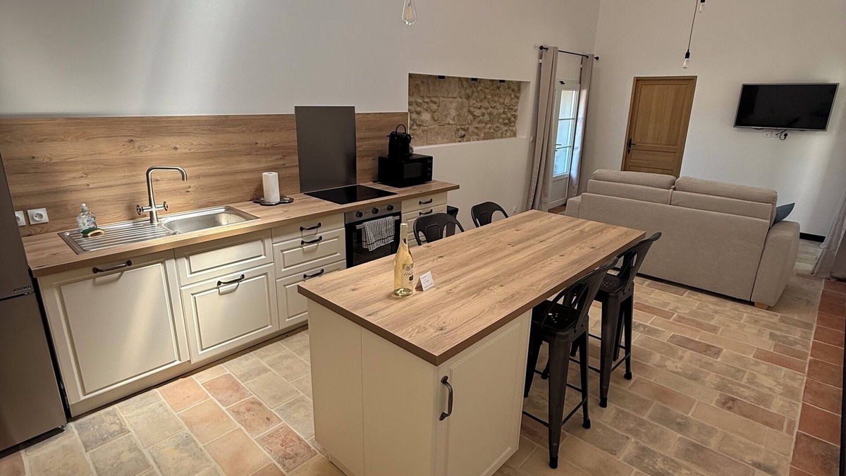 Lamotte-du-Rhone Other | Gite in Provencal country house