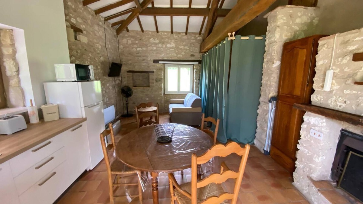 Saint-Eutrope-de-Born Apartment | "Gîte la Bergerie" near the Bastide of Monflanquin and the Dordogne river
