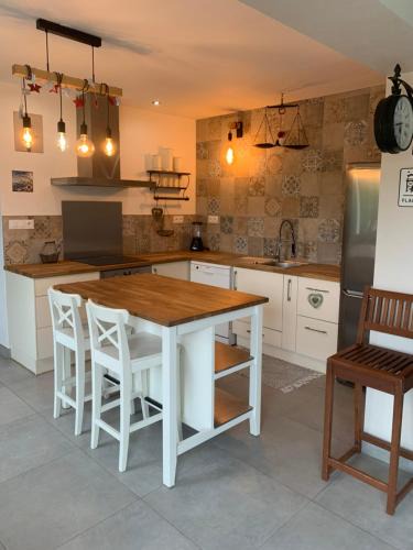 Le Planet House | Gite la maison du pêcheur