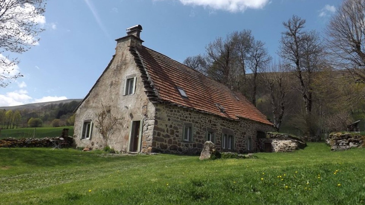 Lavigerie Cottage | Gite Lavigerie, 3 bedrooms, 8 persons