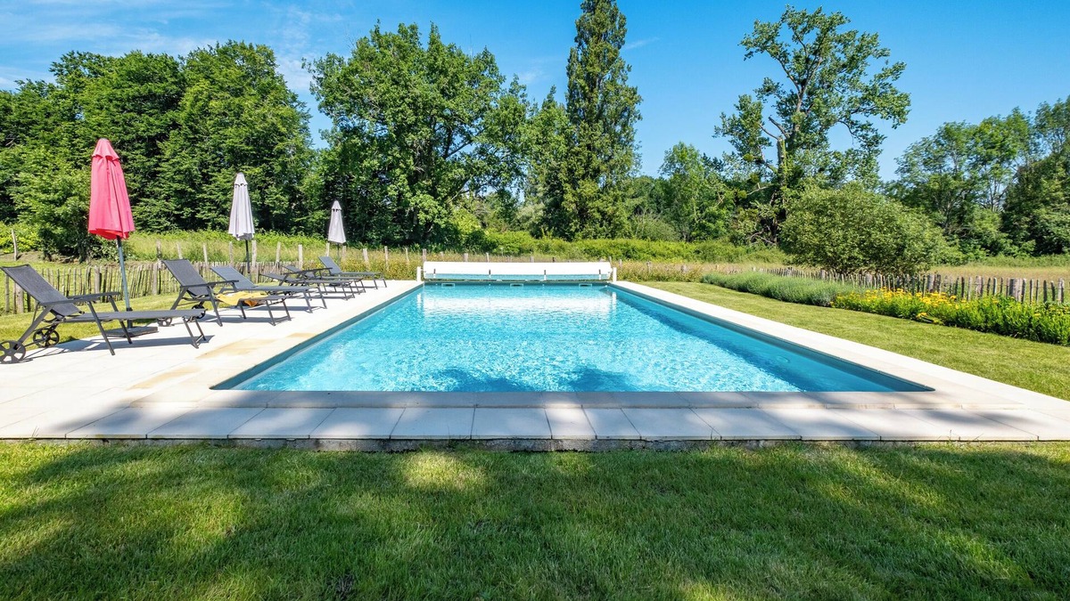 Chassaignes House | 'Gîte Le Gardien' with Shared Pool, Private Terrace and Wi-Fi