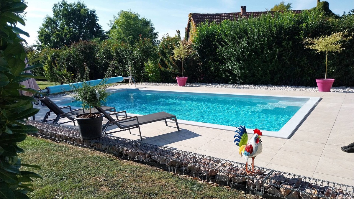 Echassieres House | Gite le Terminus, garden and pool view