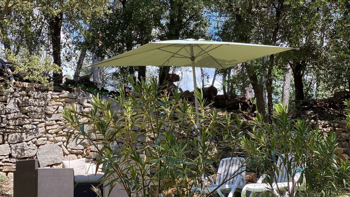 Entrecasteaux House | Gîte les Aleps Provence verte Enchanted refuge in the heart of the forest