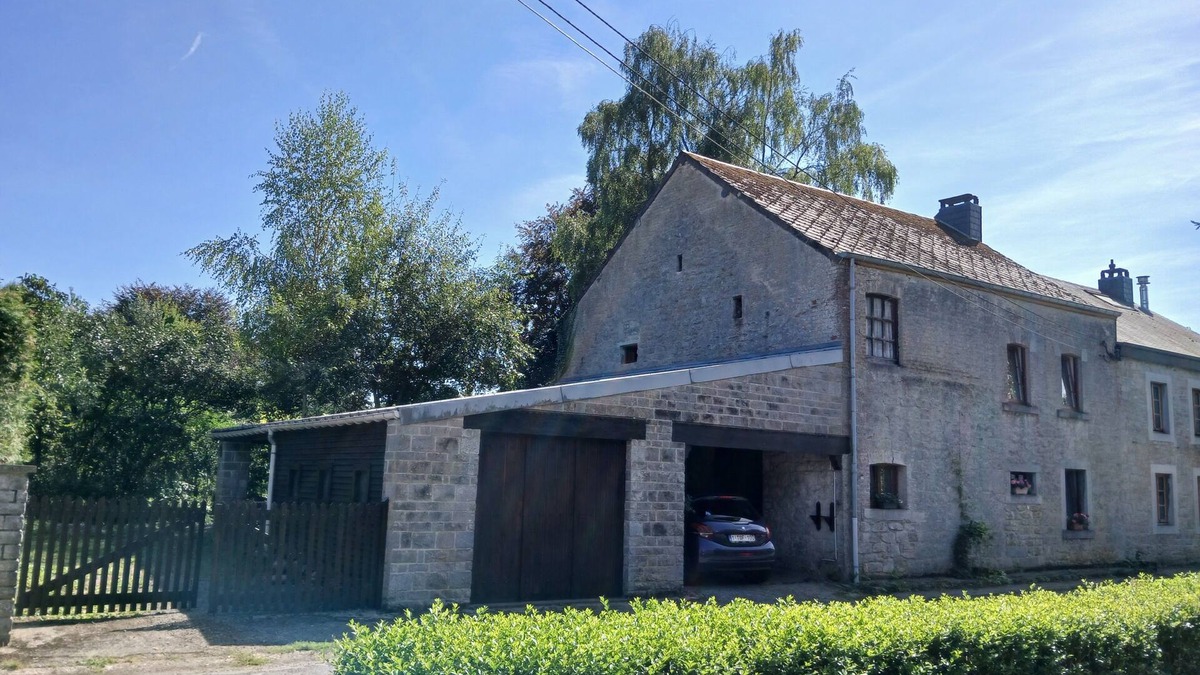 Hamois House | Gite Les Chavautes rustic style