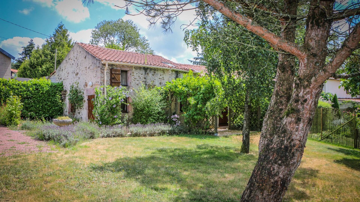 Cheffois House | Gite "les lavandes" Vendée