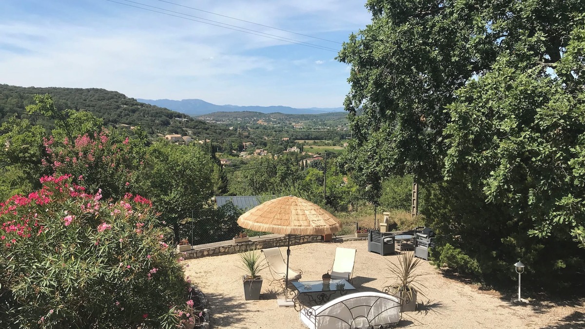 Salavas Cottage | GITE LES OLIVIERS- MAS DU VIEUX CHENE-