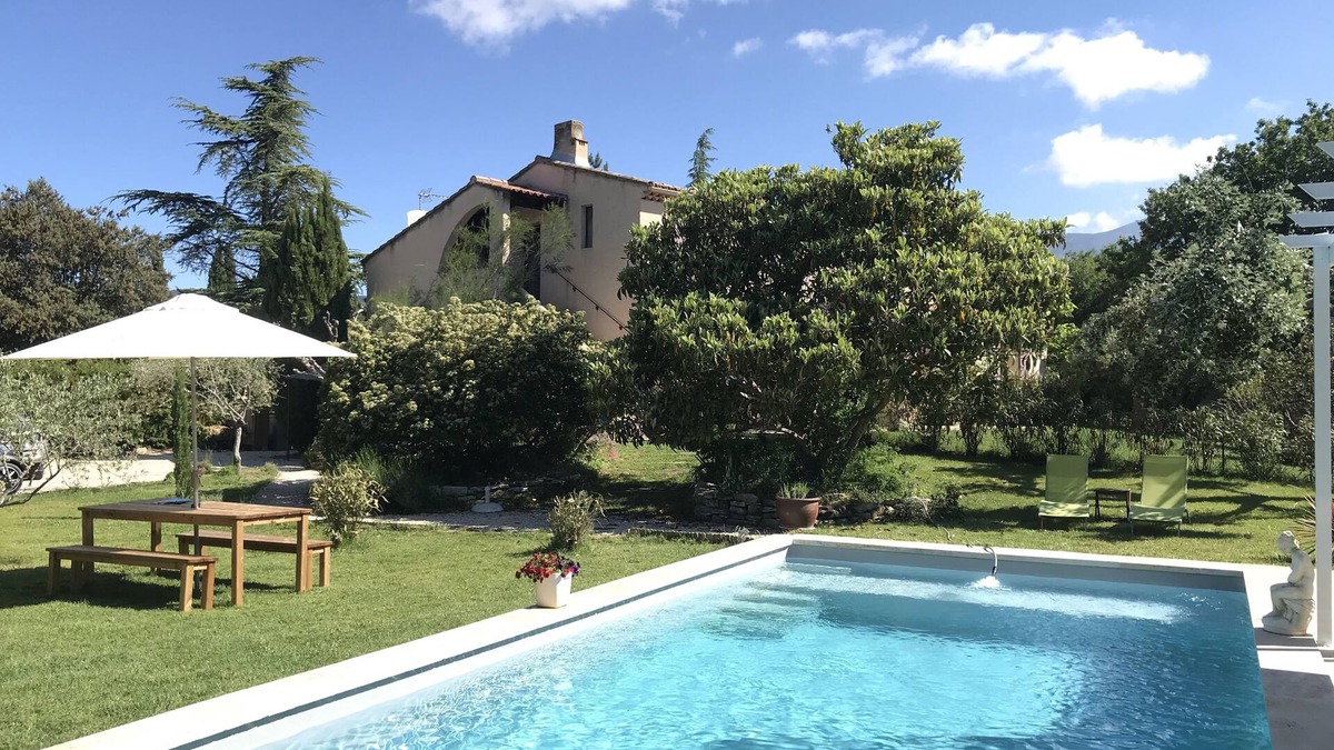 Bedoin Cottage | Gîte Lubéron in Bedoin at the foot of Mont Ventoux superb pool view Ventoux