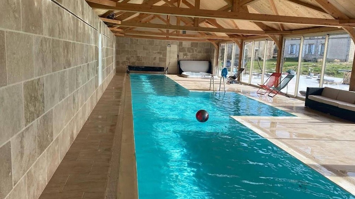Montmarault Cottage | Gite Montmarault, 1 bedroom, 2 persons