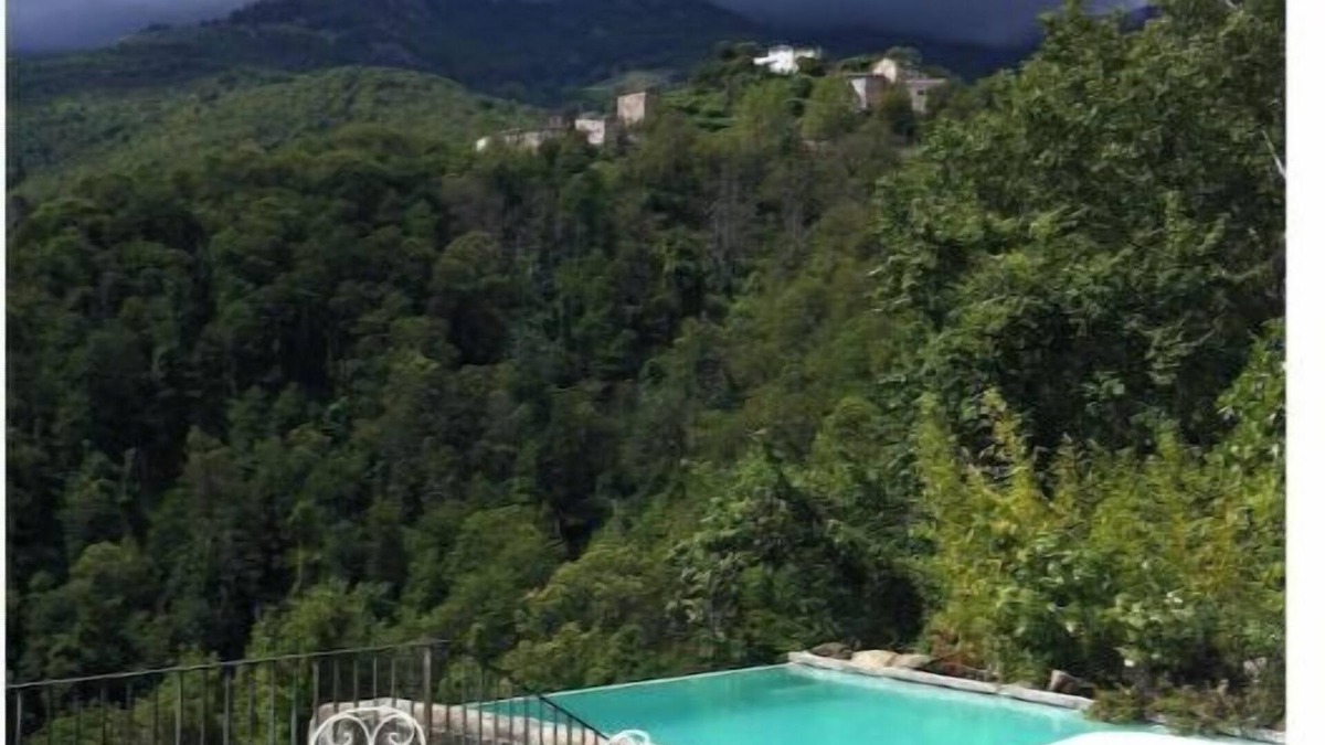 Carcheto-Brustico House | Gîte overlooking two valleys, in a park with spa, swimming pool, barbecue trampoline