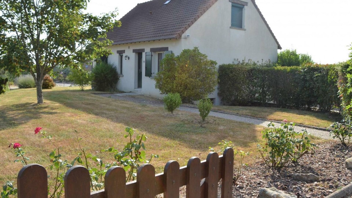 Pouille Cottage | Gite Pouillé, 4 bedrooms, 10 persons