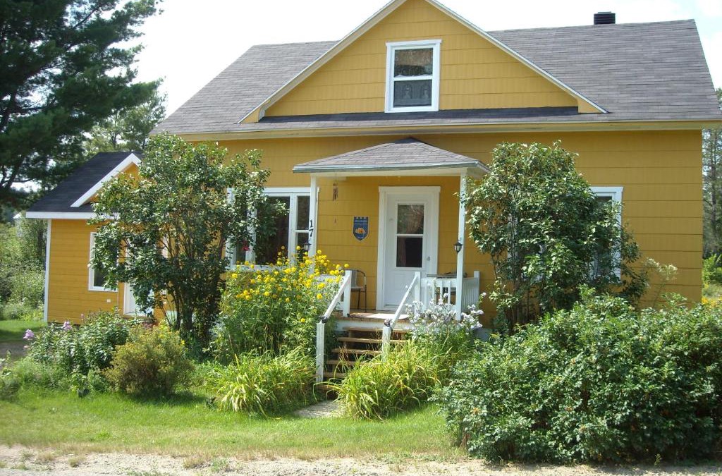 Notre-Dame-des-Monts Bed & Breakfast | Gite Pousse Pioche