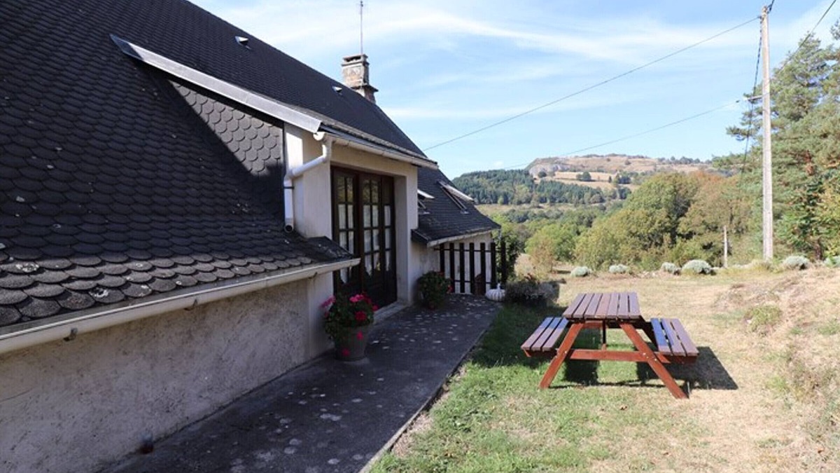 Saint-Etienne-de-Chomeil Cottage | Gite Saint-Étienne-de-Chomeil, 4 bedrooms, 6 persons