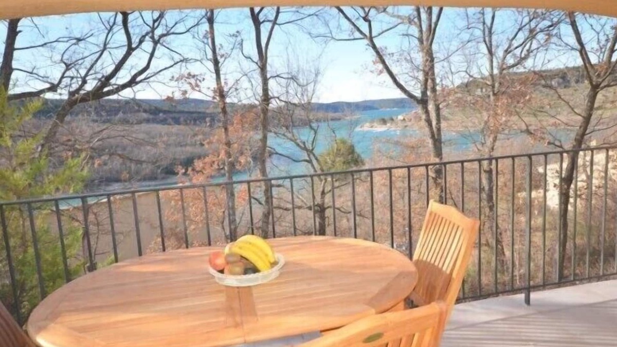 Bauduen Apartment | GITE T3 "LAVANDIN" WITH LAKE VIEW/BEACH 200 m/BAUDUEN (83)