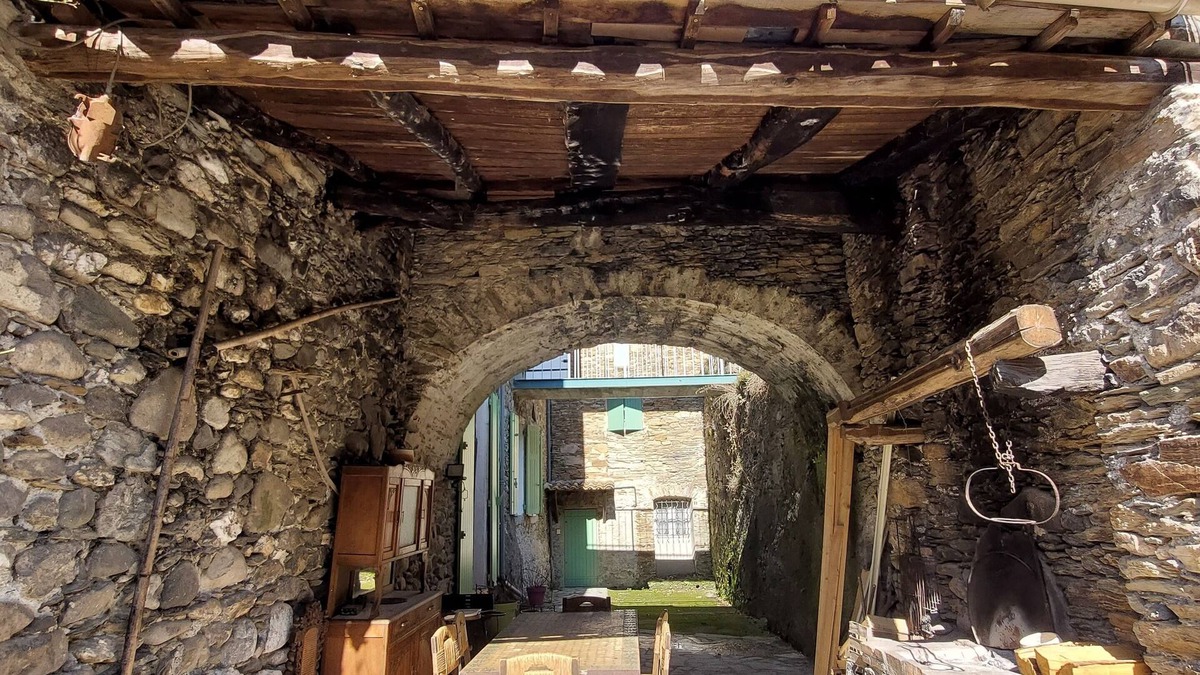 Saint-Andre-de-Valborgne Apartment | Gîte & Table d'hôtes by the river in the Cévennes