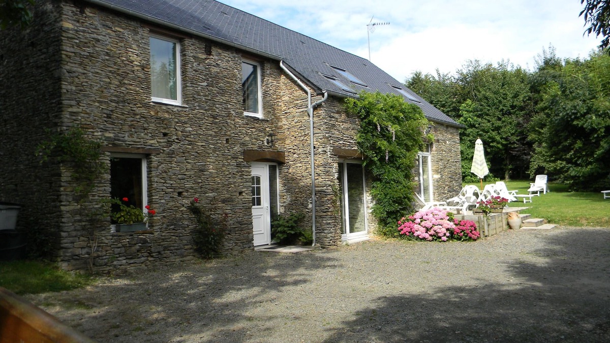 La Vacquerie Cottage | Gite the restored wine press retaining the character of local stone