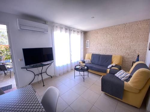 Saint-Jean-de-Barrou House | Gite Thym spa au coeur d'une oliveraie des Corbières