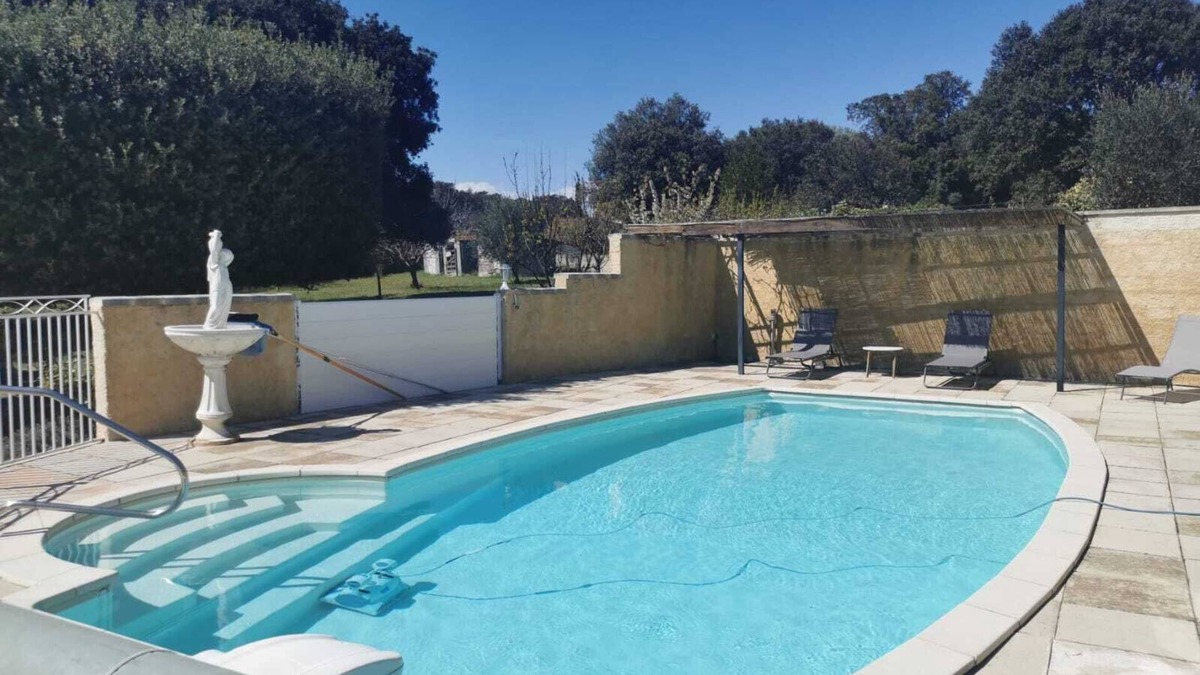 La Baume-de-Transit House | Gîte with park and swimming pool