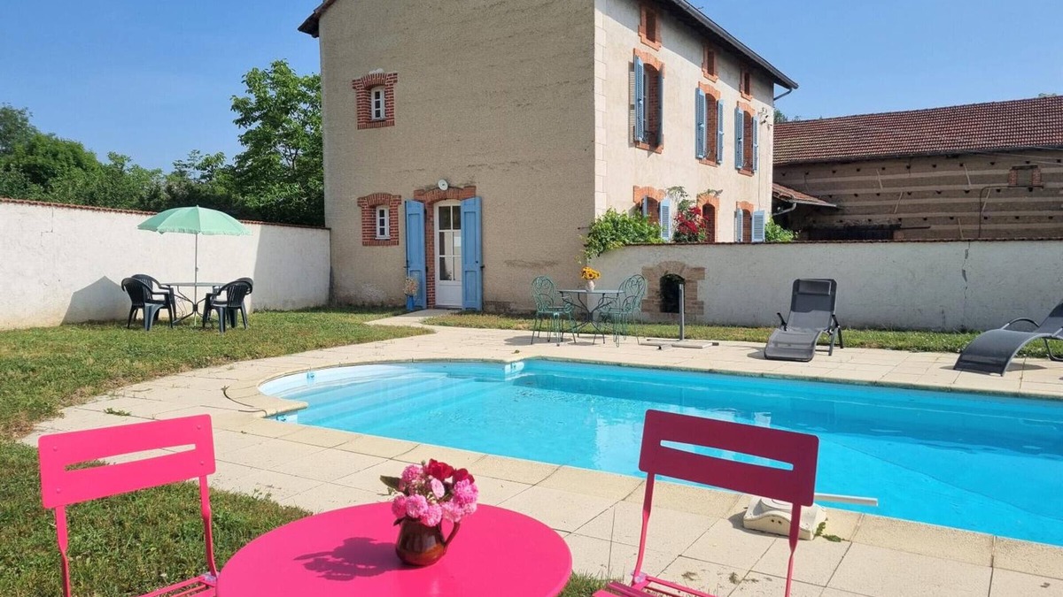 Saint-Sixte Cottage | Gite with pool in a restored farmhouse