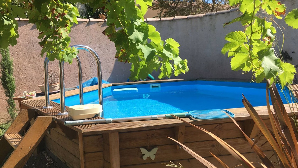 Jonquerettes Bed & Breakfast | Gite with swimming pool and patio.