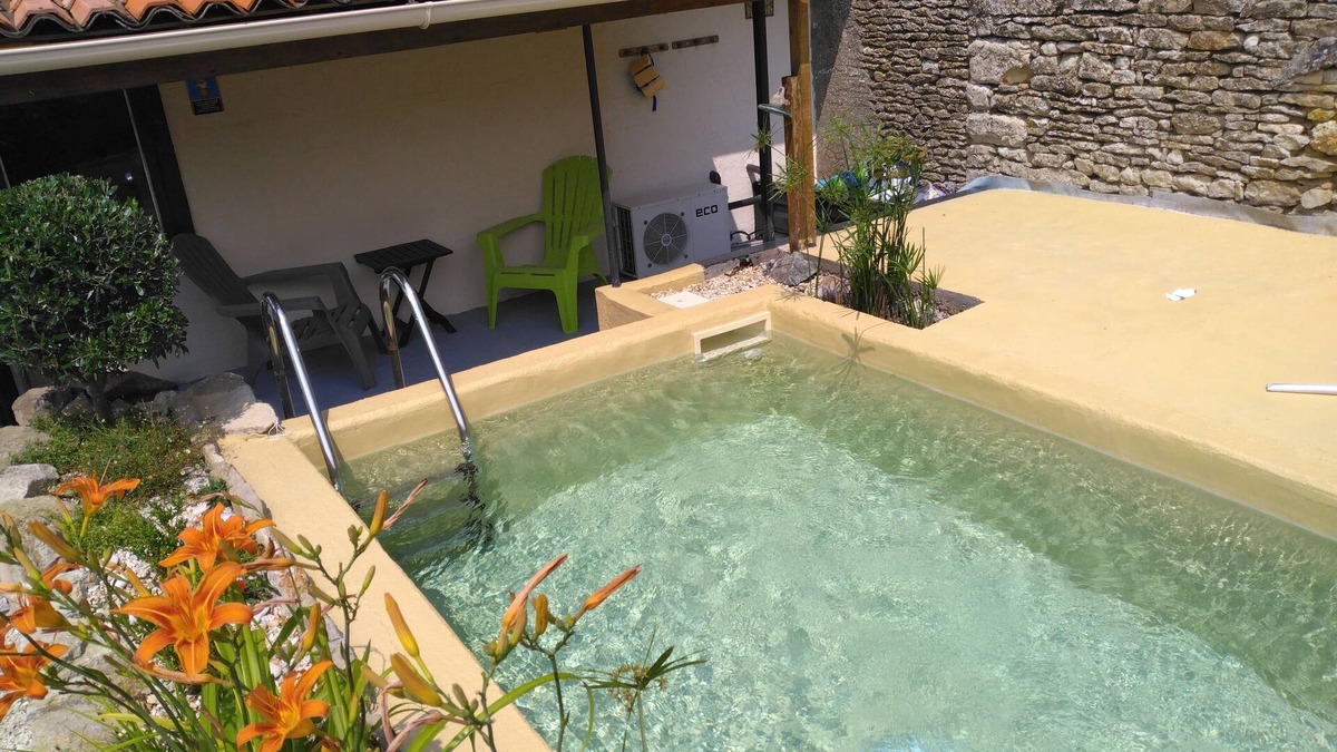 Vandre Apartment | Gite Zoé Avec Piscine Partagée