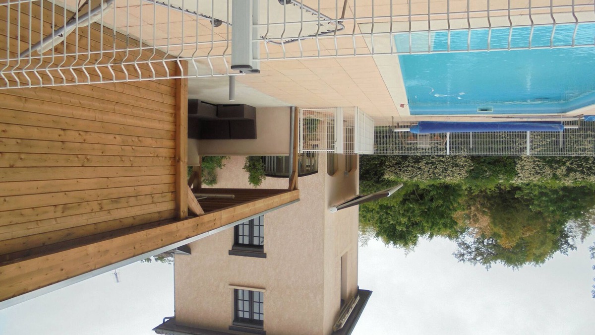 Frans House | Gites 6 pers with swimming pool near Villefranche sur SaÃ'ne