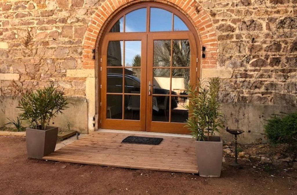 Salles-Arbuissonnas-en-Beaujolais House | Gites du chateau du Breuil