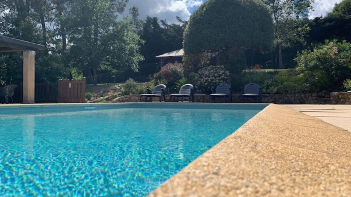Tauriers House | GITES FOR RENT (AIR-CONDITIONED) WITH SWIMMING POOL VILLAGE DE TAURIERS
