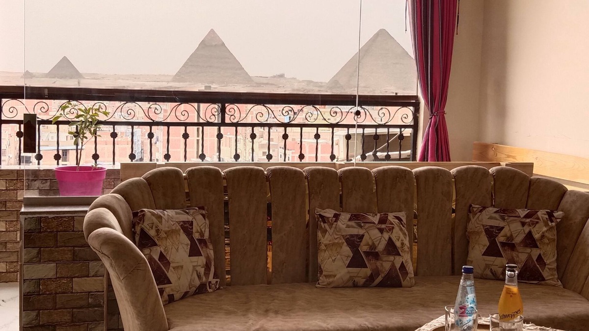 Giza Apartment | Giza Pyramids View apartment with full view to the Giza Plateau