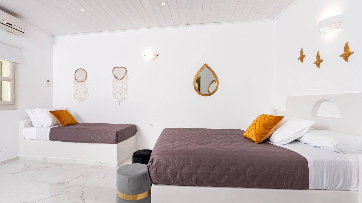 Perivolos Apartment | GK in SANTORINI HOME ART