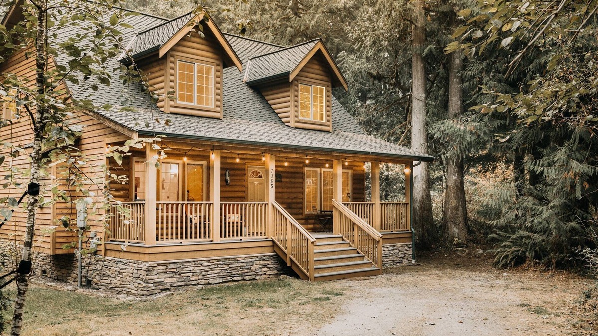 Warnick Cabin | Glacier Springs Cabin 89 Cedar and Log Cabin close to skiing and hiking