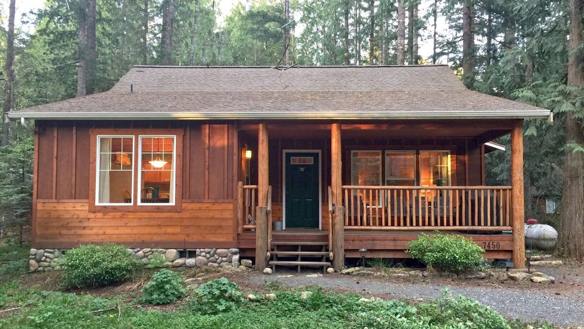 Warnick Cabin | Glacier Springs Cabin #bedrooms, 2 Baths - hot Tub! Pet Friendly!