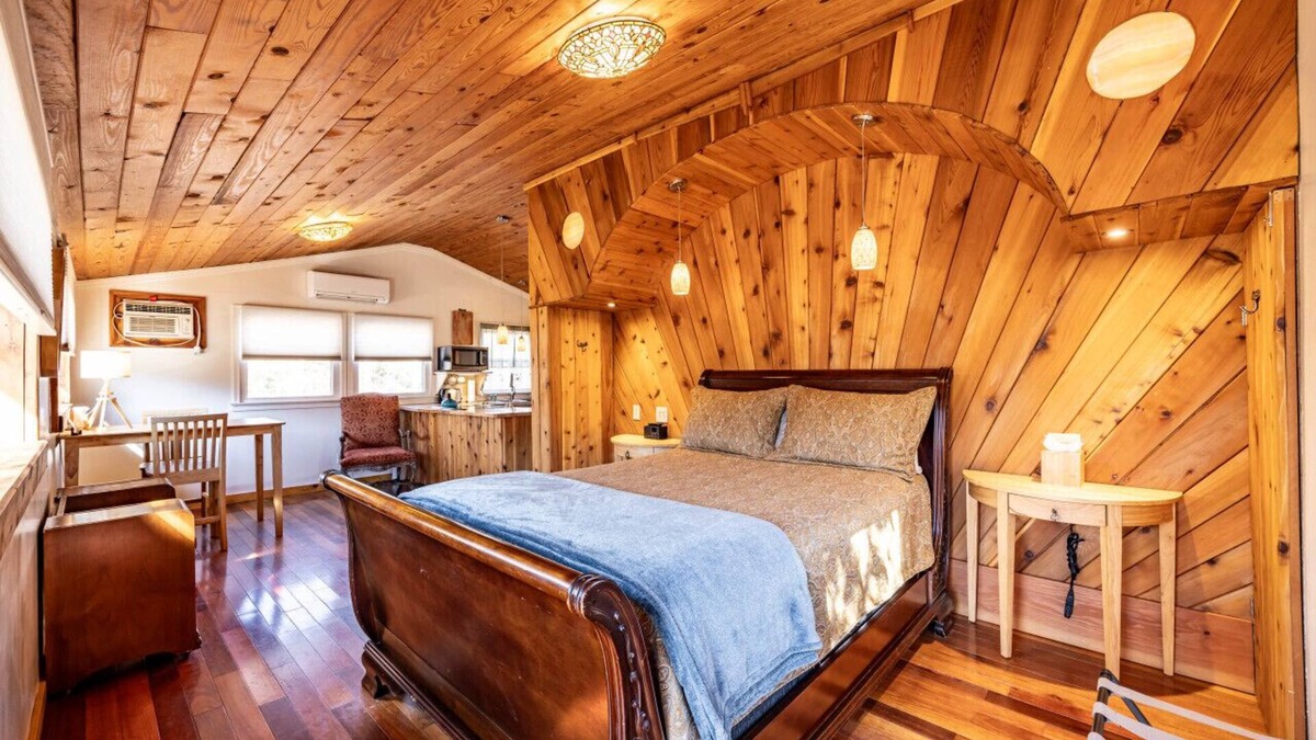 Stanardsville Apartment | Glade Cottage at White Lotus Eco Spa Retreat