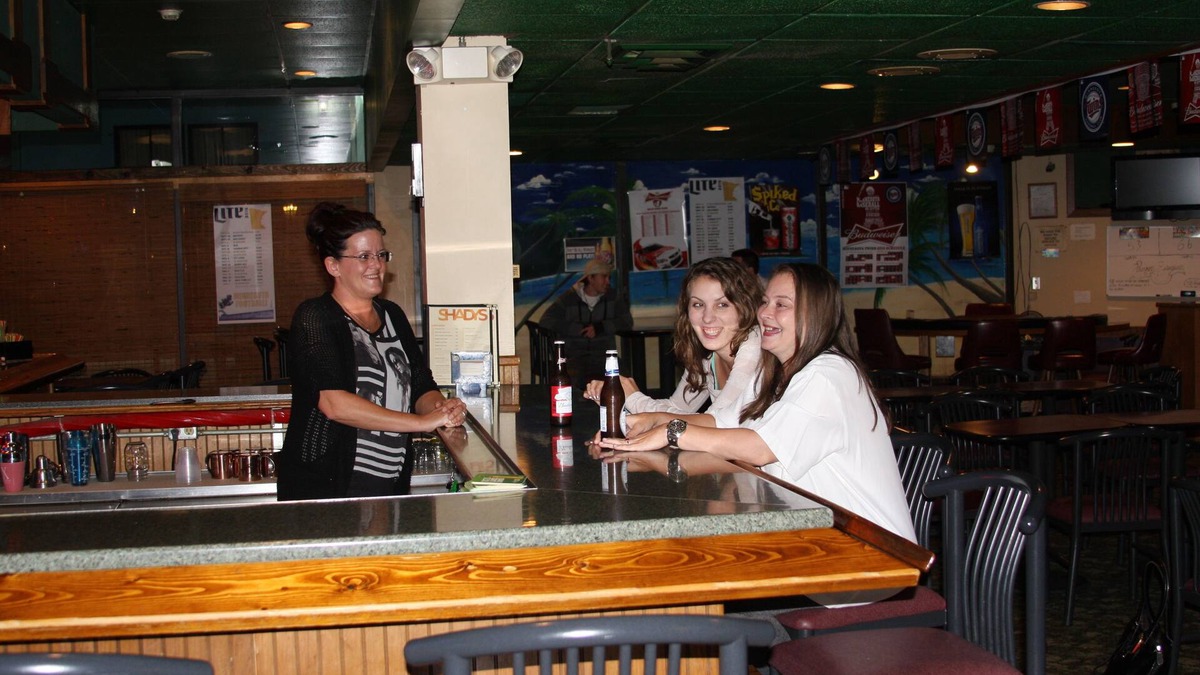 Jamestown Hotel | Gladstone Inn & Suites