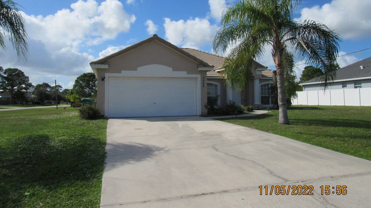 Saint Lucie West House | Glamorous 4 bedrooms/with pool table in quite neighborhood.25mins from the beach