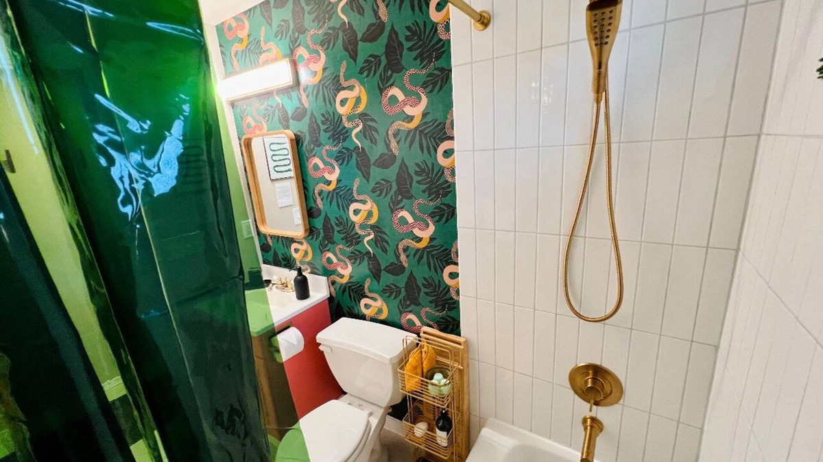 South Westside House | Glamorous PRIVATE SUITE 1BR/BA near Downtown - Self Check